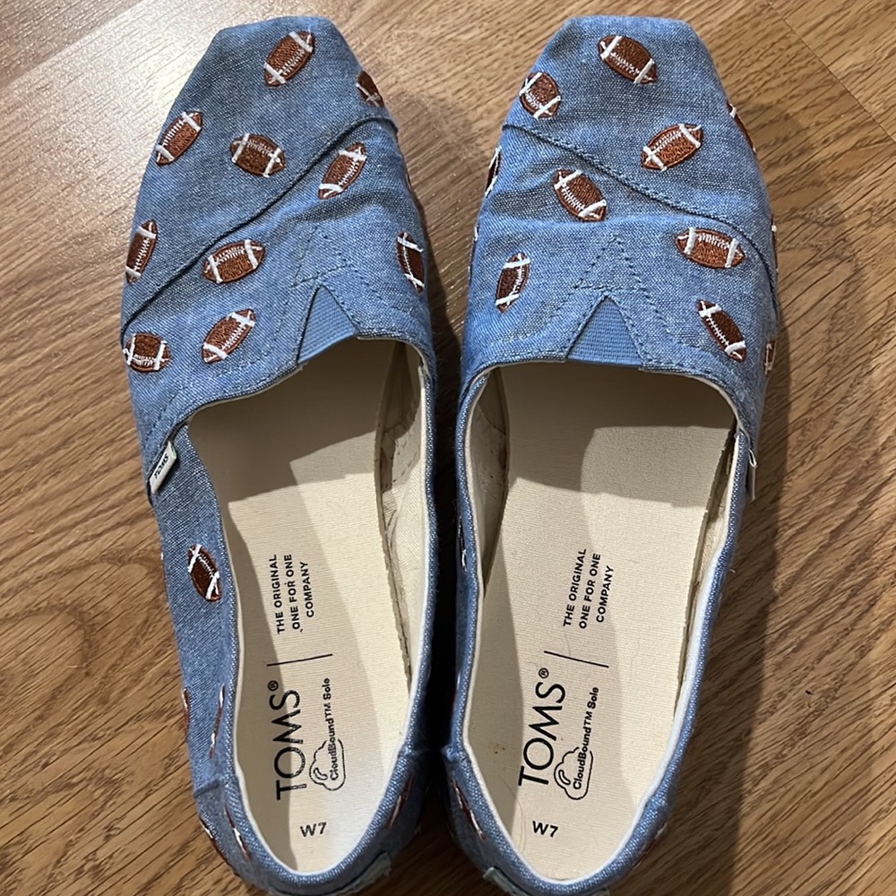 Tom’s Alpargata football shoes